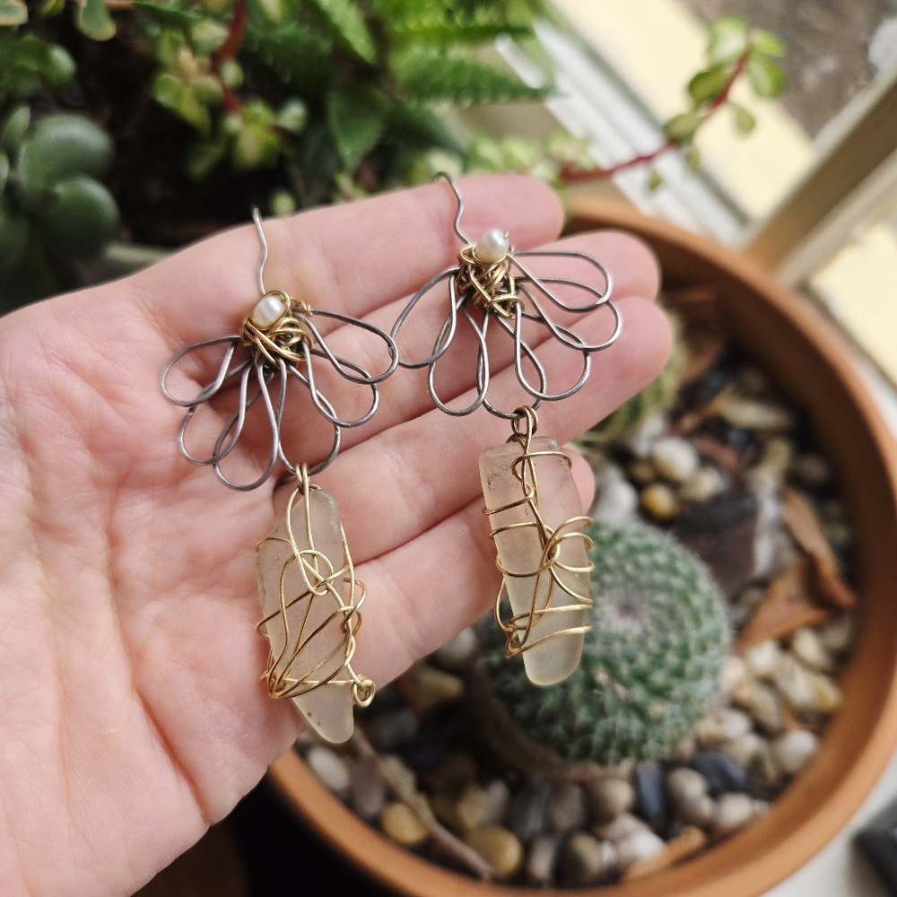 Vintage Pair of Handmade Wire Flower Genuine Pearl Dangle Drop Earrings